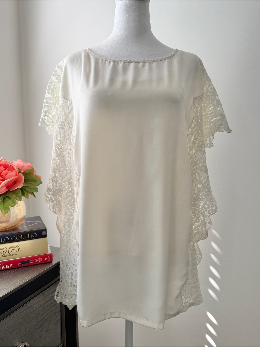 Preloved Cream Lace Sleeve Tunic Top